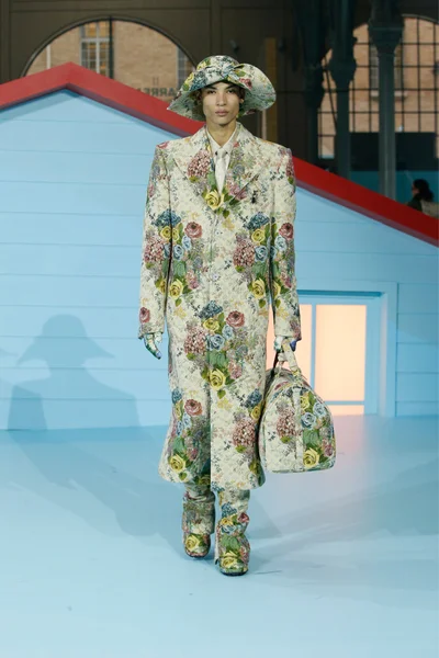 Look 44